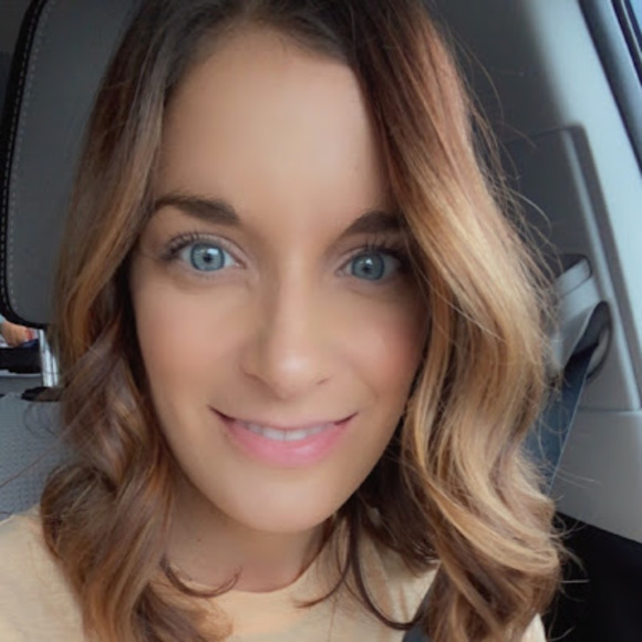 Meet your Posher, Gina - Picture 1 of 1